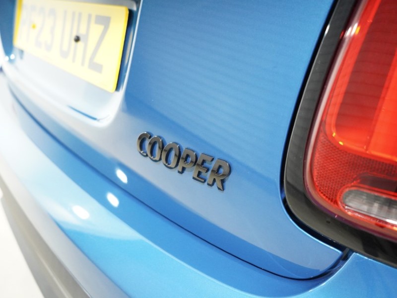 2023 (23) MINI HATCHBACK 1.5 Cooper Exclusive 3dr 5408111