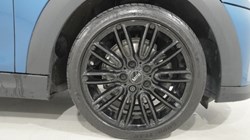 2023 (23) MINI HATCHBACK 1.5 Cooper Exclusive 3dr 5408126