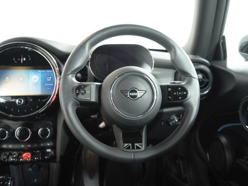 2023 (23) MINI HATCHBACK 1.5 Cooper Exclusive 3dr 5408120