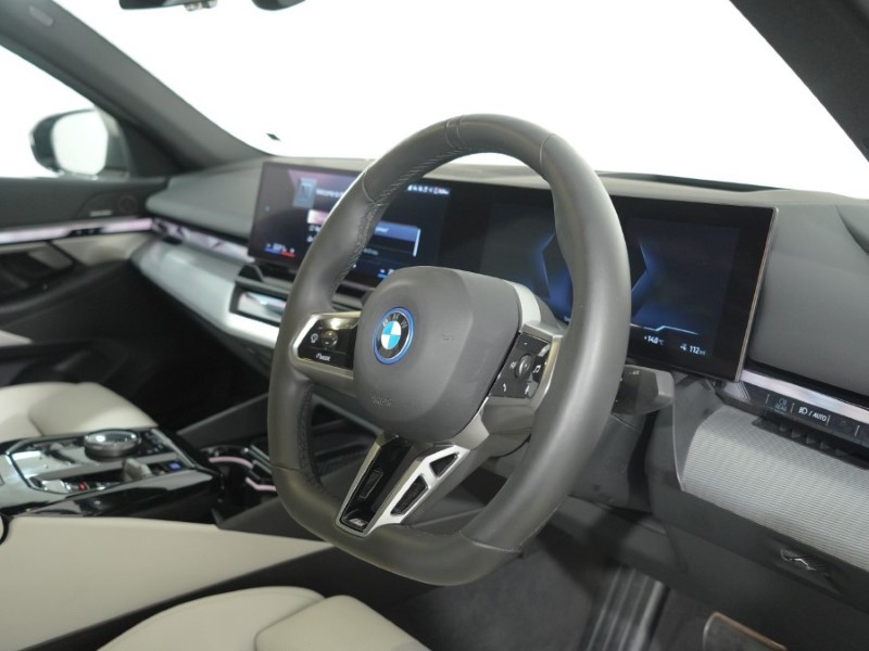 2024 (24) BMW I5 250kW eDrive40 M Sport Pro 84kWh 4dr Auto 5420855