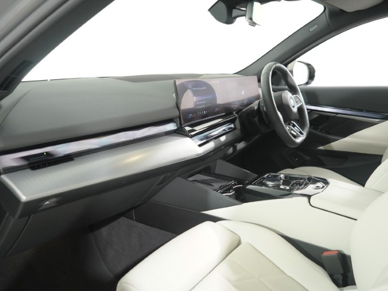 2024 (24) BMW I5 250kW eDrive40 M Sport Pro 84kWh 4dr Auto 5420845