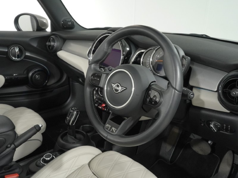 2022 (72) MINI CONVERTIBLE 2.0 Cooper S Exclusive 2dr Auto 5427168