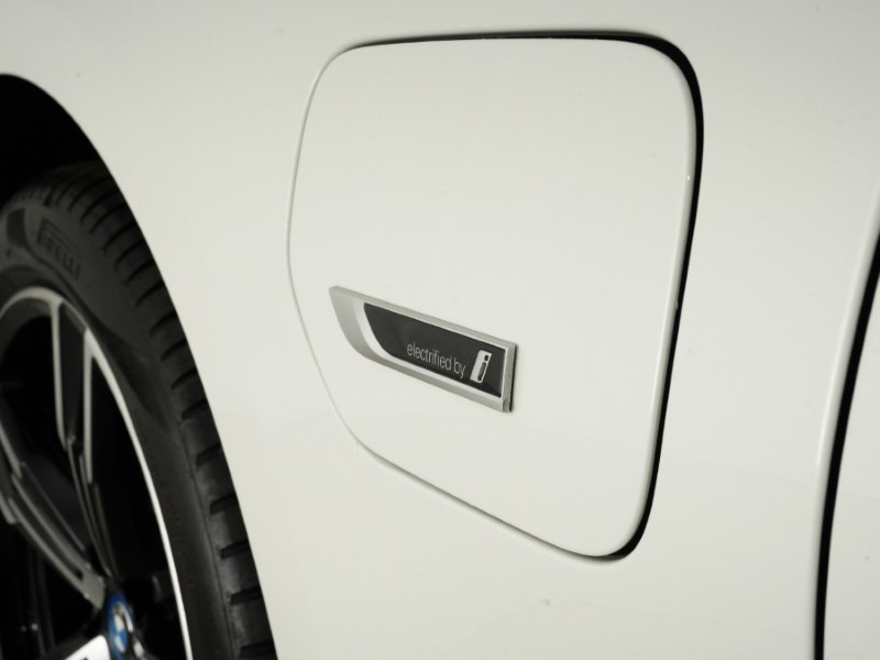 2023 (73) BMW 3 SERIES 330e M Sport 4dr Step Auto 5431688