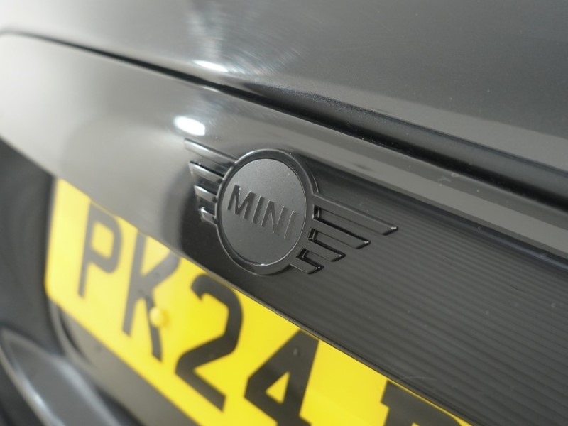 2024 (24) MINI HATCHBACK 1.5 Cooper Exclusive Premium 5dr Auto 5483060
