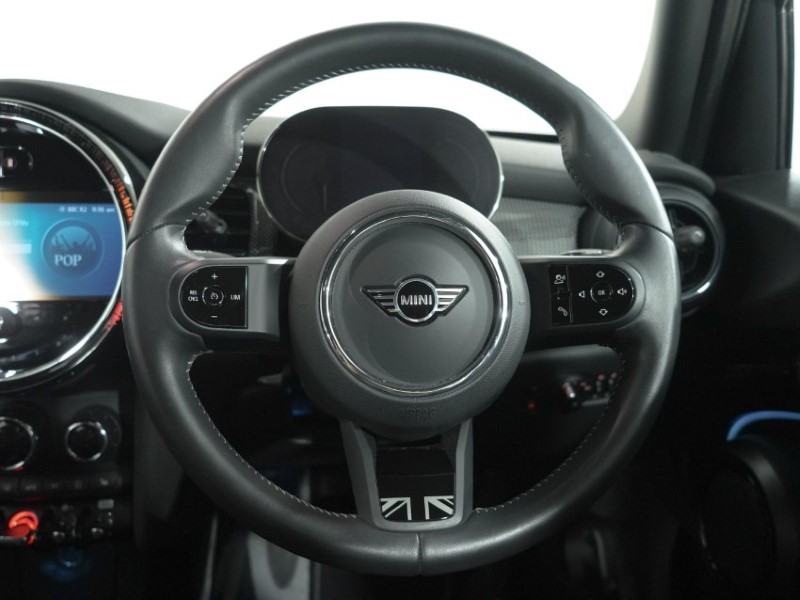 2024 (24) MINI HATCHBACK 1.5 Cooper Exclusive Premium 5dr Auto 5483073