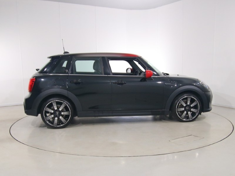 2024 (24) MINI HATCHBACK 1.5 Cooper Exclusive Premium 5dr Auto 5483119