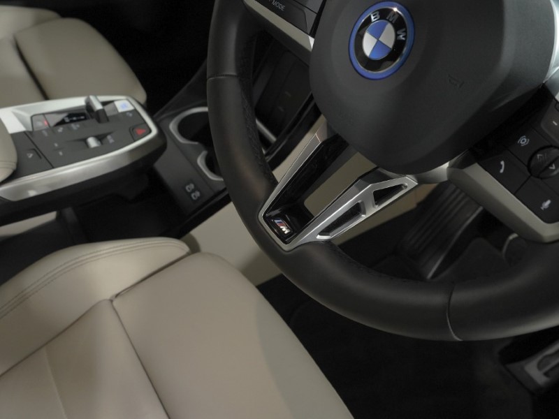 2025 (25) BMW iX2 150kW eDrive20 M Sport 65kWh 5dr Auto 5488171