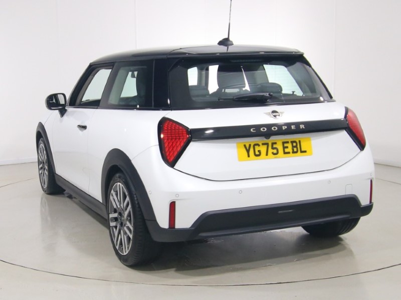 2025 (75) MINI COOPER 1.5 C Classic 3dr Auto 1