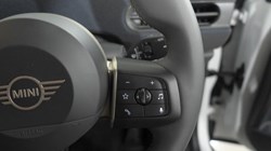 2025 (75) MINI COOPER 1.5 C Classic 3dr Auto 5471037