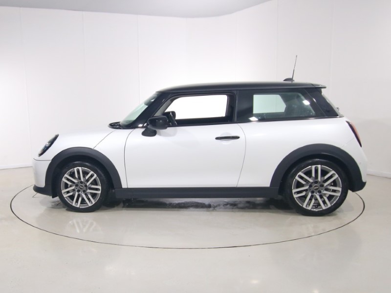 2025 (75) MINI COOPER 1.5 C Classic 3dr Auto 5471059