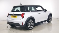 2025 (75) MINI COOPER 1.5 C Classic 3dr Auto 5471062