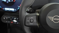 2025 (75) MINI COOPER 1.5 C Classic 3dr Auto 5471036