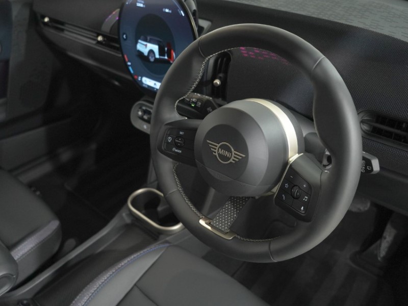 2025 (75) MINI COOPER 1.5 C Classic 3dr Auto 5471029