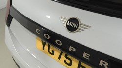 2025 (75) MINI COOPER 1.5 C Classic 3dr Auto 5471015