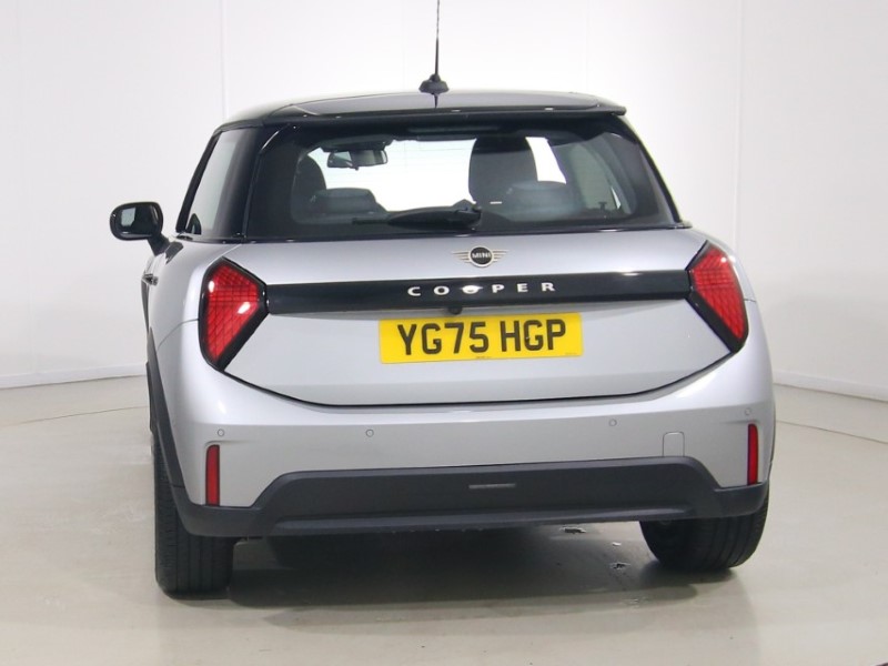 2025 (75) MINI COOPER 1.5 C Classic 3dr Auto 5474222