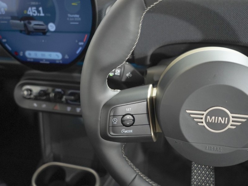 2025 (75) MINI COOPER 1.5 C Classic 3dr Auto 5474195