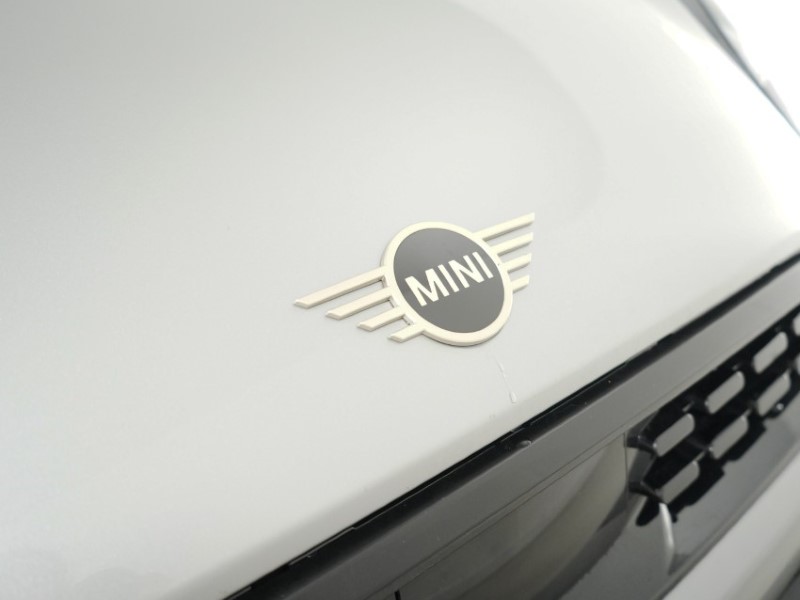 2025 (75) MINI COOPER 1.5 C Classic 3dr Auto 5474185