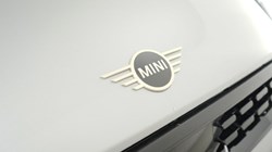 2025 (75) MINI COOPER 1.5 C Classic 3dr Auto 5474185