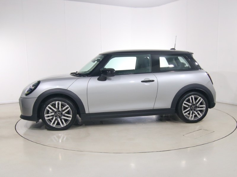 2025 (75) MINI COOPER 1.5 C Classic 3dr Auto 5483183