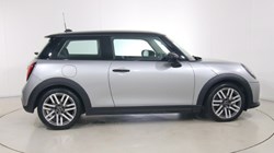 2025 (75) MINI COOPER 1.5 C Classic 3dr Auto 1