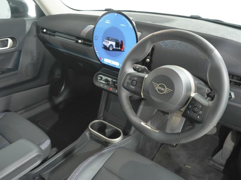 2025 (75) MINI COOPER 1.5 C Classic 3dr Auto 5483157