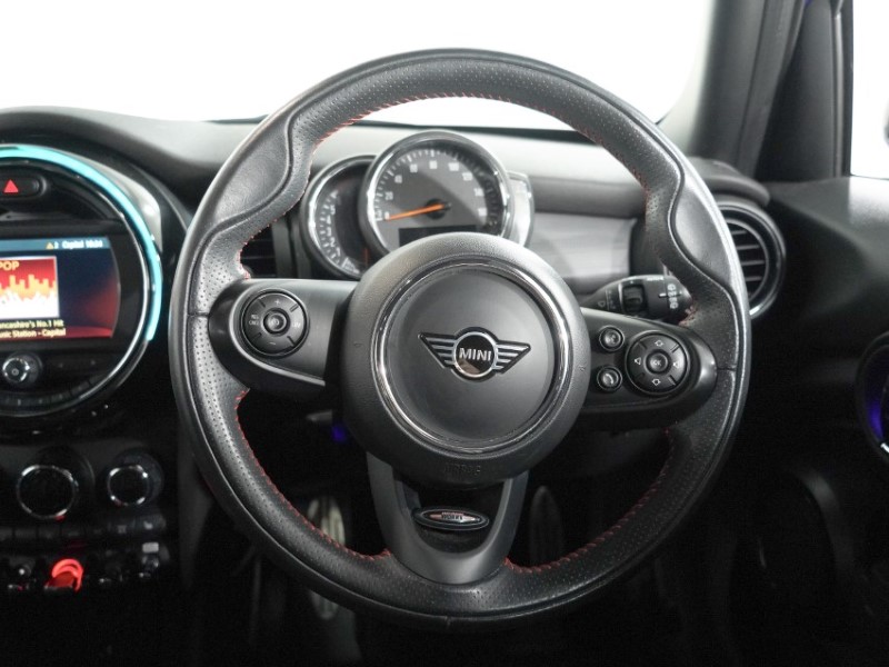2020 (70) MINI HATCHBACK 1.5 Cooper Sport II 5dr 5510430