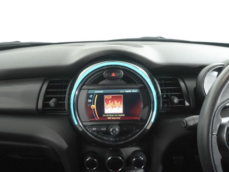 2020 (70) MINI HATCHBACK 1.5 Cooper Sport II 5dr 5510428