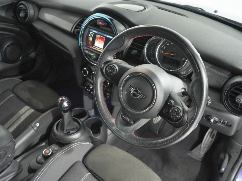 2020 (70) MINI HATCHBACK 1.5 Cooper Sport II 5dr 5510442