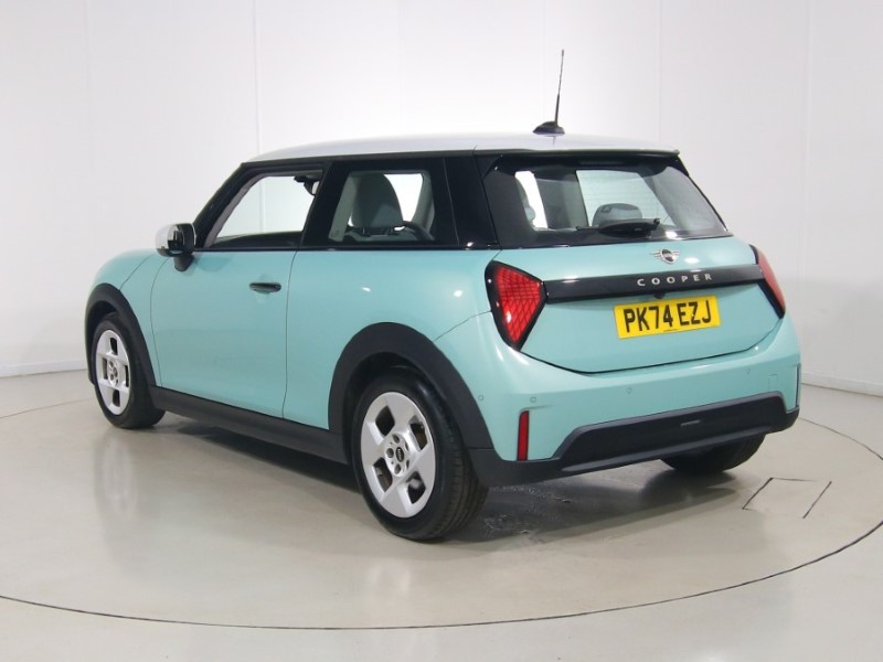 2024 (74) MINI COOPER 1.5 C Classic 3dr Auto 1