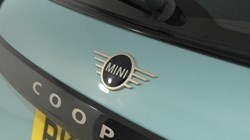 2024 (74) MINI COOPER 1.5 C Classic 3dr Auto 5509944