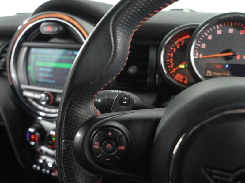 2019 (19) MINI HATCHBACK 2.0 Cooper S Sport II 3dr Auto 5499336