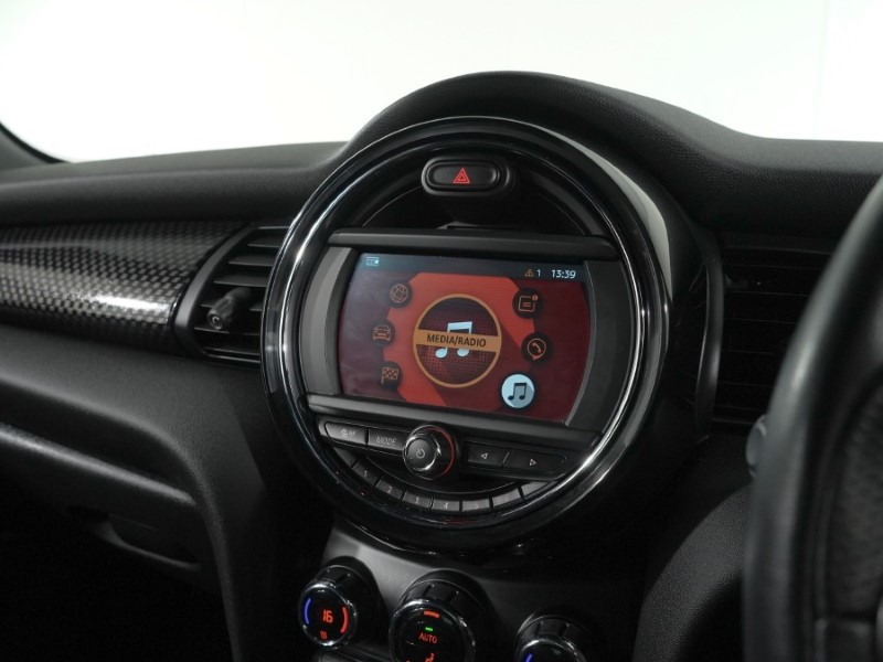 2019 (19) MINI HATCHBACK 2.0 Cooper S Sport II 3dr Auto 5499341