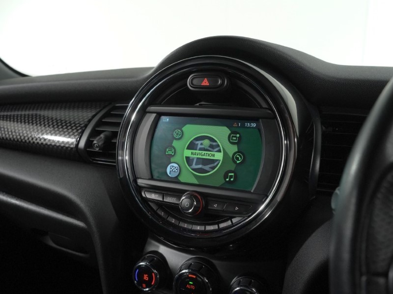 2019 (19) MINI HATCHBACK 2.0 Cooper S Sport II 3dr Auto 5499342