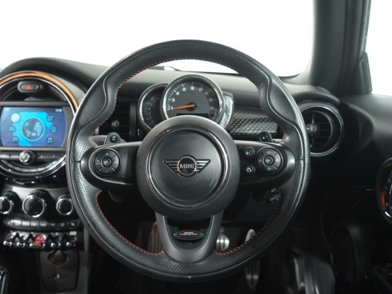 2019 (19) MINI HATCHBACK 2.0 Cooper S Sport II 3dr Auto 5499319