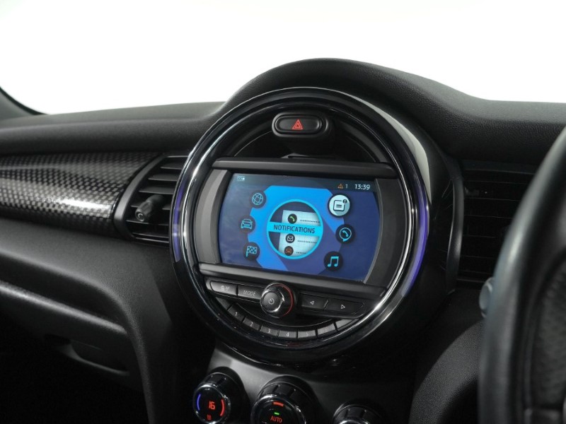 2019 (19) MINI HATCHBACK 2.0 Cooper S Sport II 3dr Auto 5499339