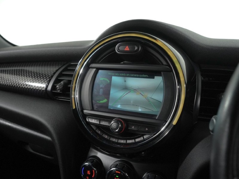 2019 (19) MINI HATCHBACK 2.0 Cooper S Sport II 3dr Auto 5499343