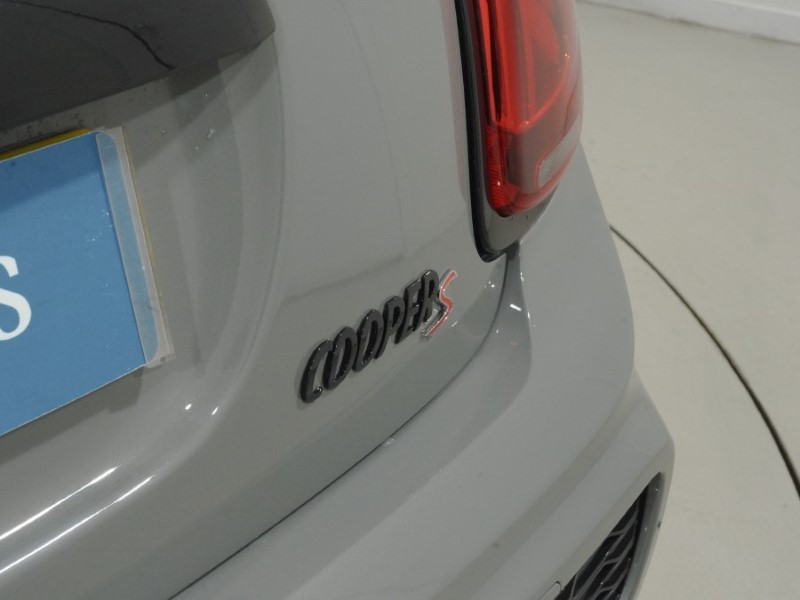 2019 (19) MINI HATCHBACK 2.0 Cooper S Sport II 3dr Auto 5499310