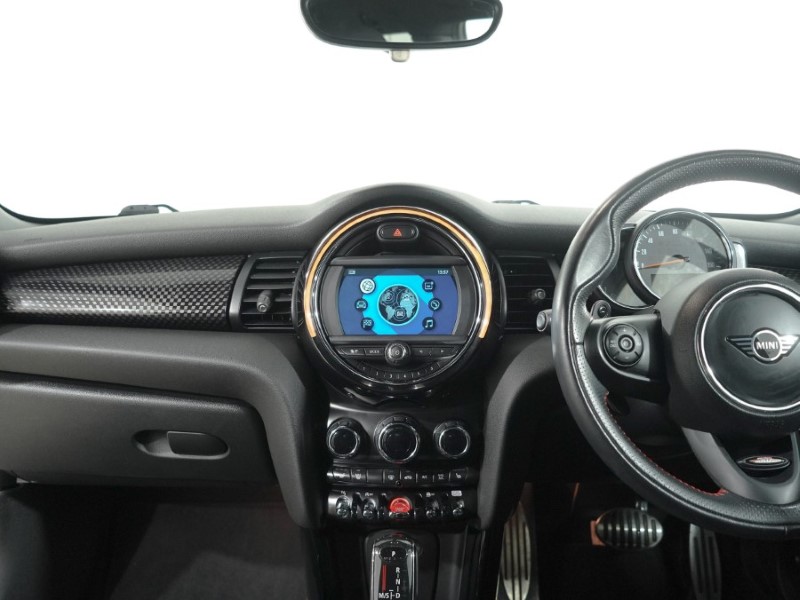 2019 (19) MINI HATCHBACK 2.0 Cooper S Sport II 3dr Auto 5499318