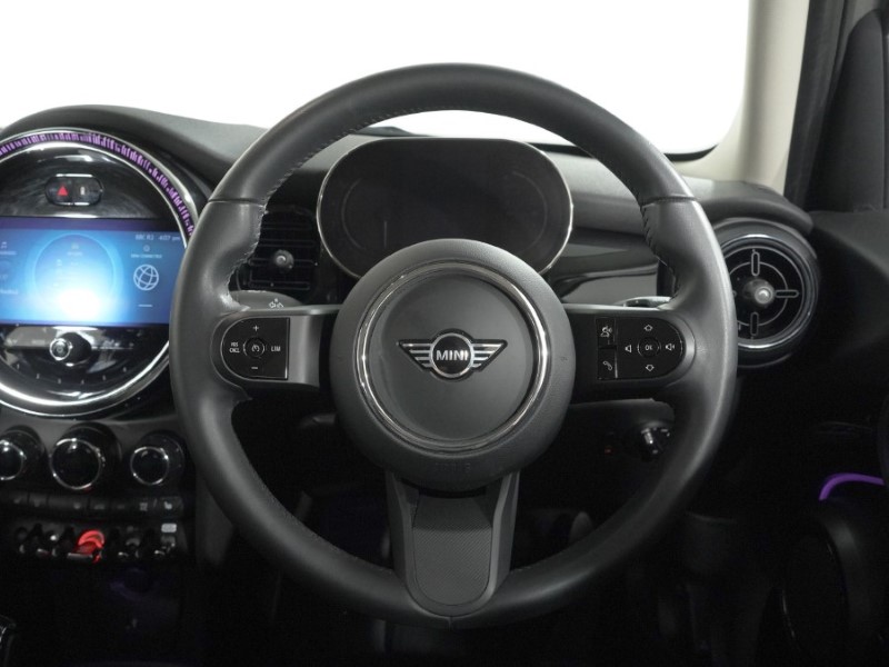 2023 (73) MINI HATCHBACK 1.5 Cooper Classic Premium 5dr Auto 5519524