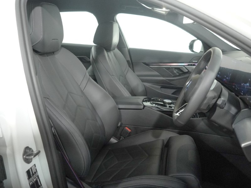 2024 (24) BMW I5 250kW eDrive40 M Sport Pro 84kWh 4dr Auto 5526345
