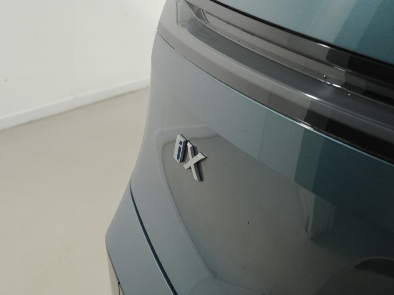 2022 (22) BMW iX 240kW xDrive40 M Sport 76.6kWh 5dr Auto 5535992