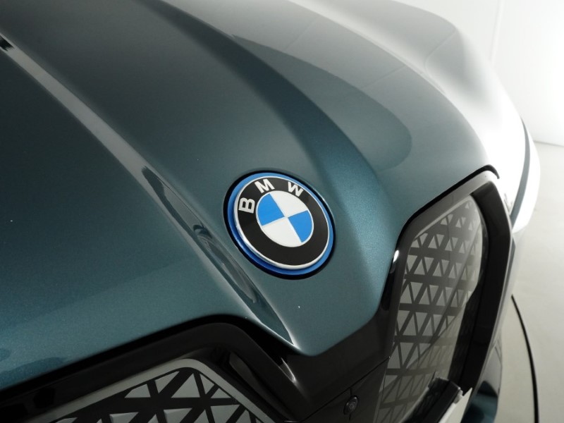 2022 (22) BMW iX 240kW xDrive40 M Sport 76.6kWh 5dr Auto 5535977