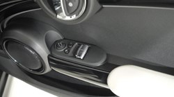 2021 (21) MINI HATCHBACK 1.5 Cooper Exclusive 3dr Auto 5553240