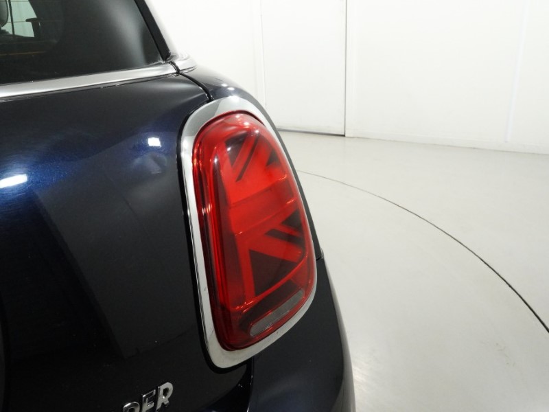 2021 (21) MINI HATCHBACK 1.5 Cooper Exclusive 3dr Auto 5553217