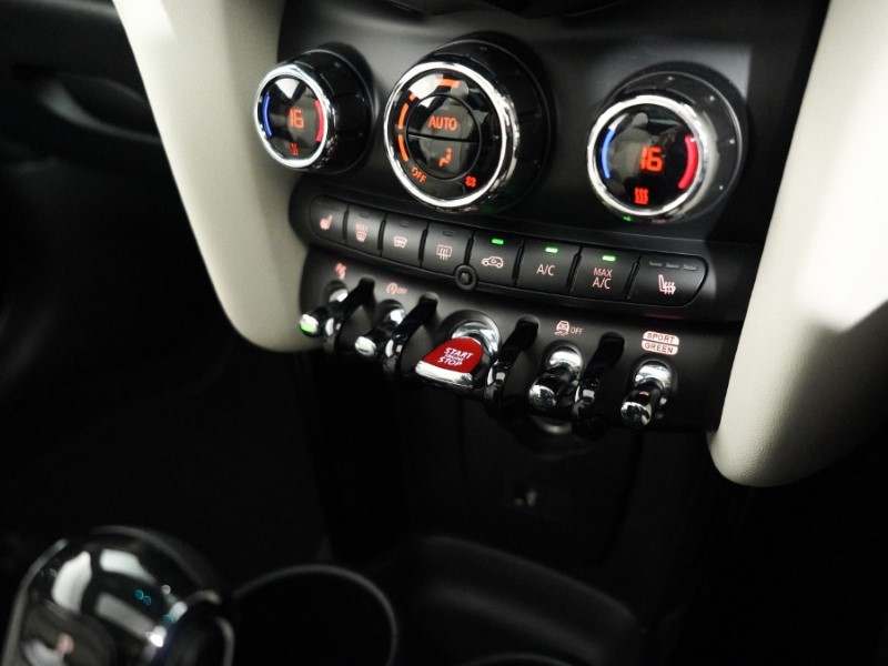 2021 (21) MINI HATCHBACK 1.5 Cooper Exclusive 3dr Auto 5553253