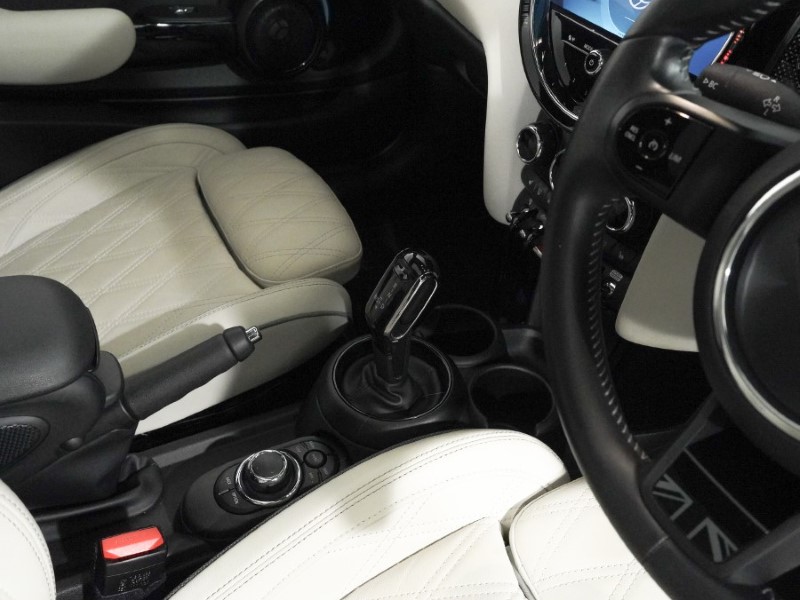 2021 (21) MINI HATCHBACK 1.5 Cooper Exclusive 3dr Auto 5553236