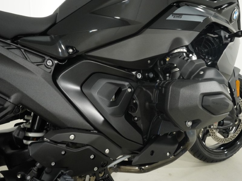 2025 (75) BMW Motorrad R1300 RS SE (25MY) 5569928
