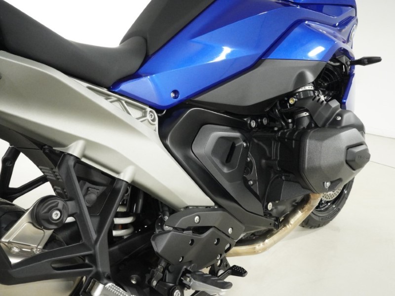 2025 (75) BMW Motorrad R1300 RS SE (25MY) 5566077
