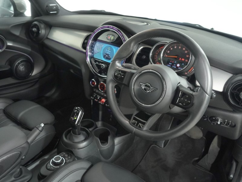 2023 (72) MINI HATCHBACK 1.5 Cooper Exclusive 3dr Auto 5588705