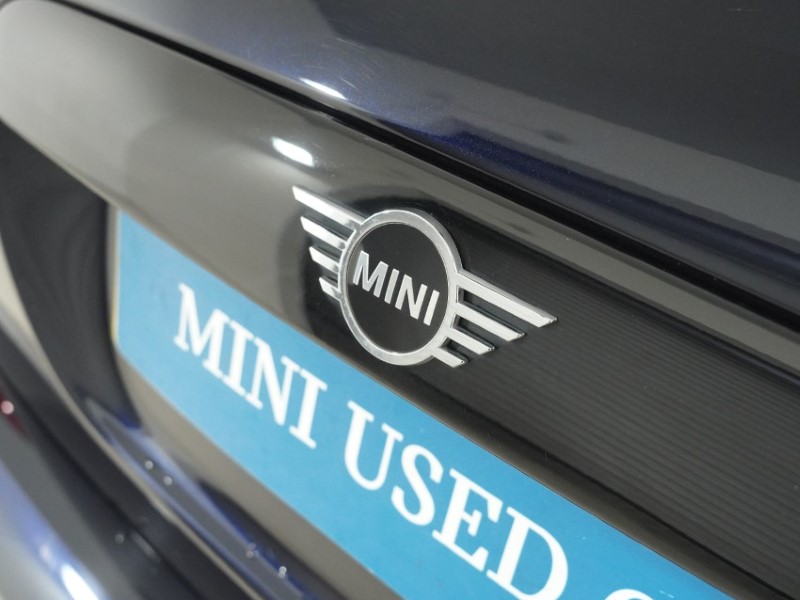 2023 (72) MINI HATCHBACK 1.5 Cooper Exclusive 3dr Auto 5588678